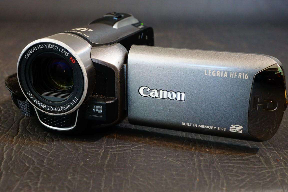 Canon Legria HF R16 HD Camcorder Camera with 20x Optical HD Lens **Great Condition*