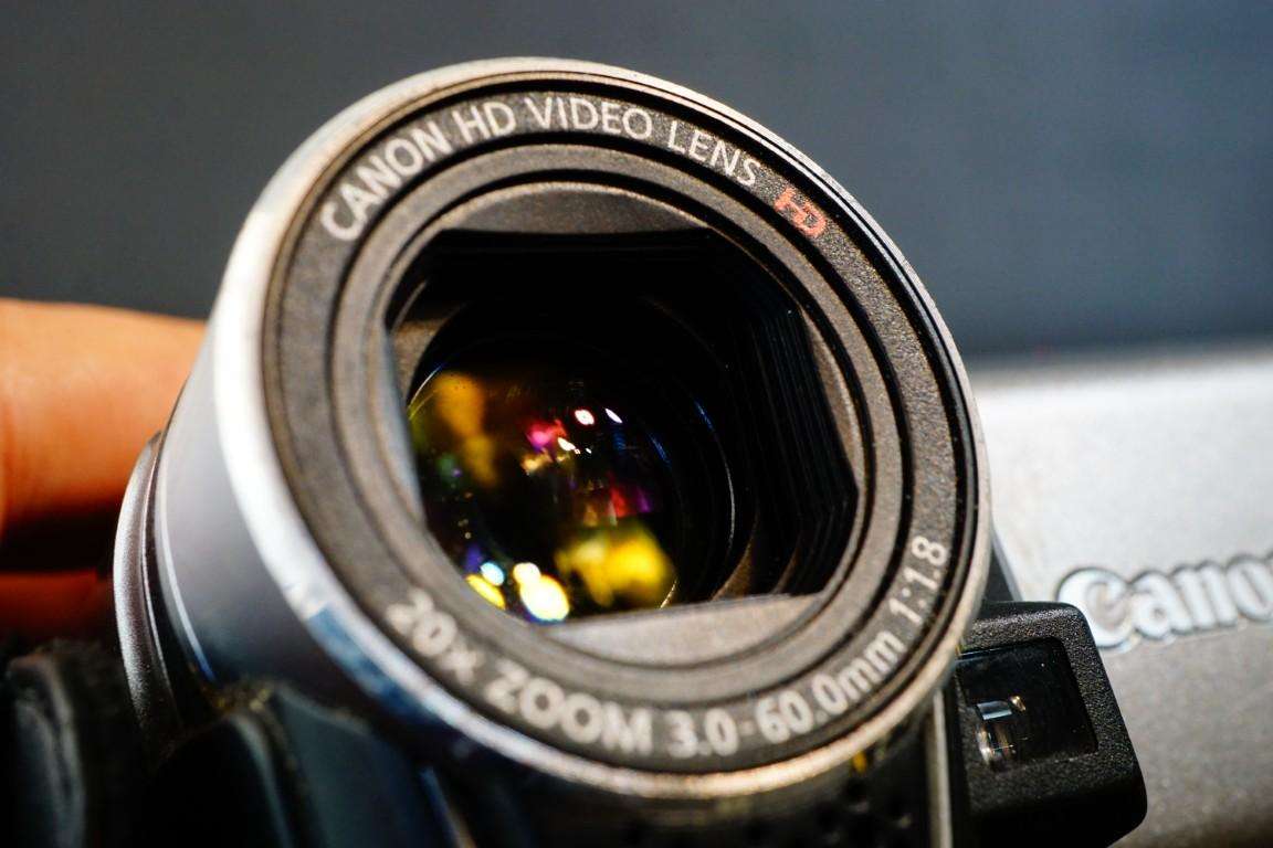 Canon Legria HF R16 HD Camcorder Camera with 20x Optical HD Lens **Great Condition*