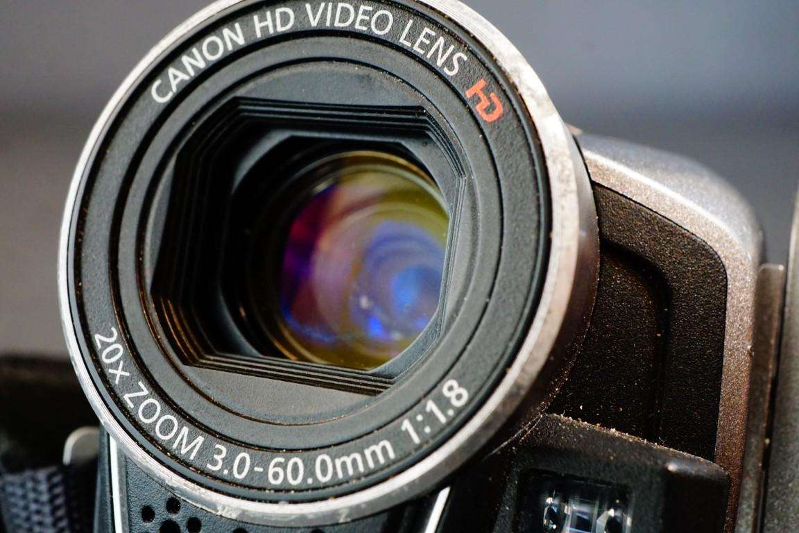 Canon Legria HF R16 HD Camcorder Camera with 20x Optical HD Lens **Great Condition*