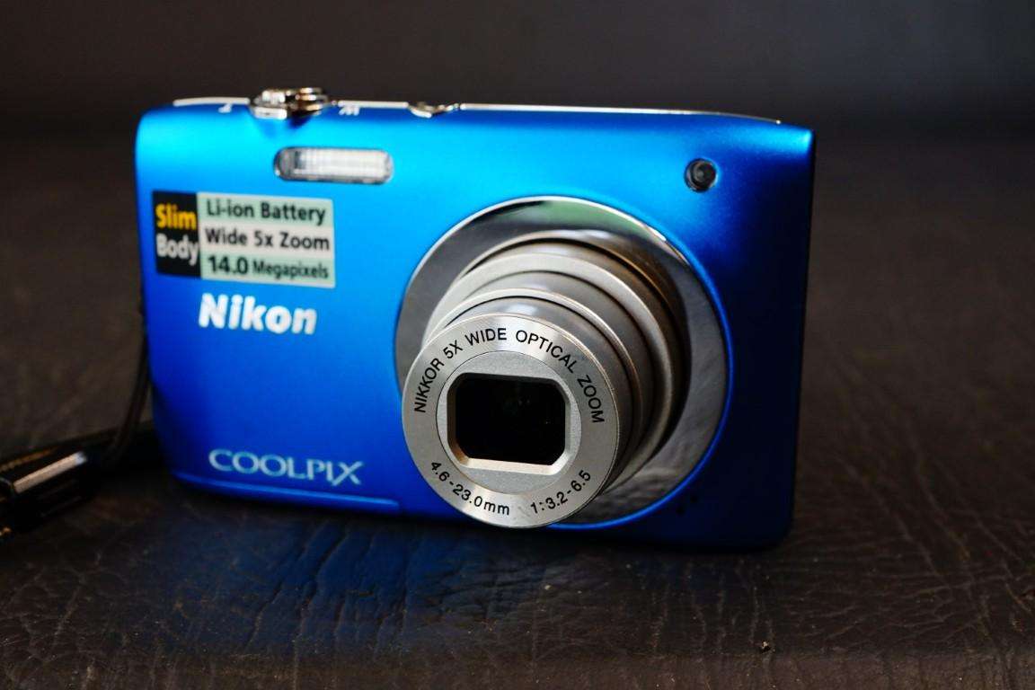 Nikon Coolpix S2600 14.0MP Blue Compact Digital Camera with 5x Optical Zoom
