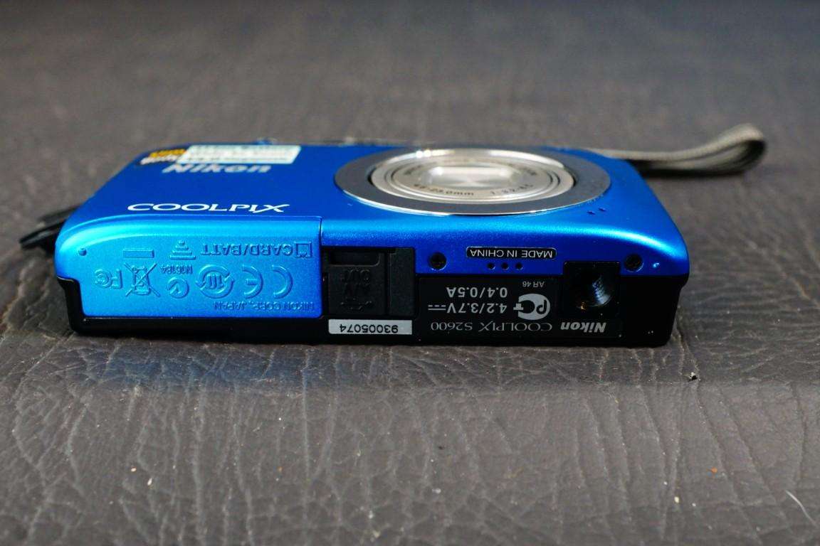 Nikon Coolpix S2600 14.0MP Blue Compact Digital Camera with 5x Optical Zoom