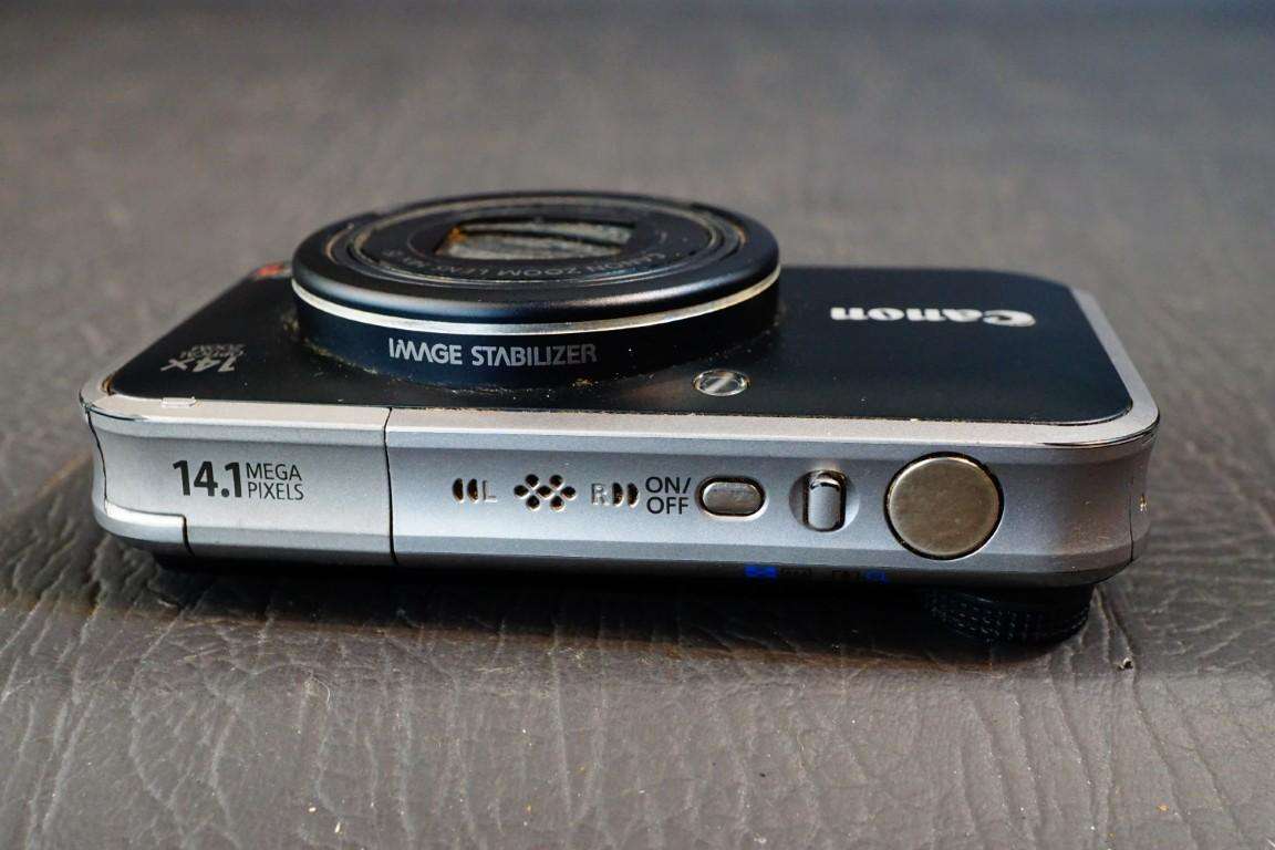 Canon PowerShot SX210 IS 14MP Compact Digital Camera with 14x Optical Zoom  **Good Condition**