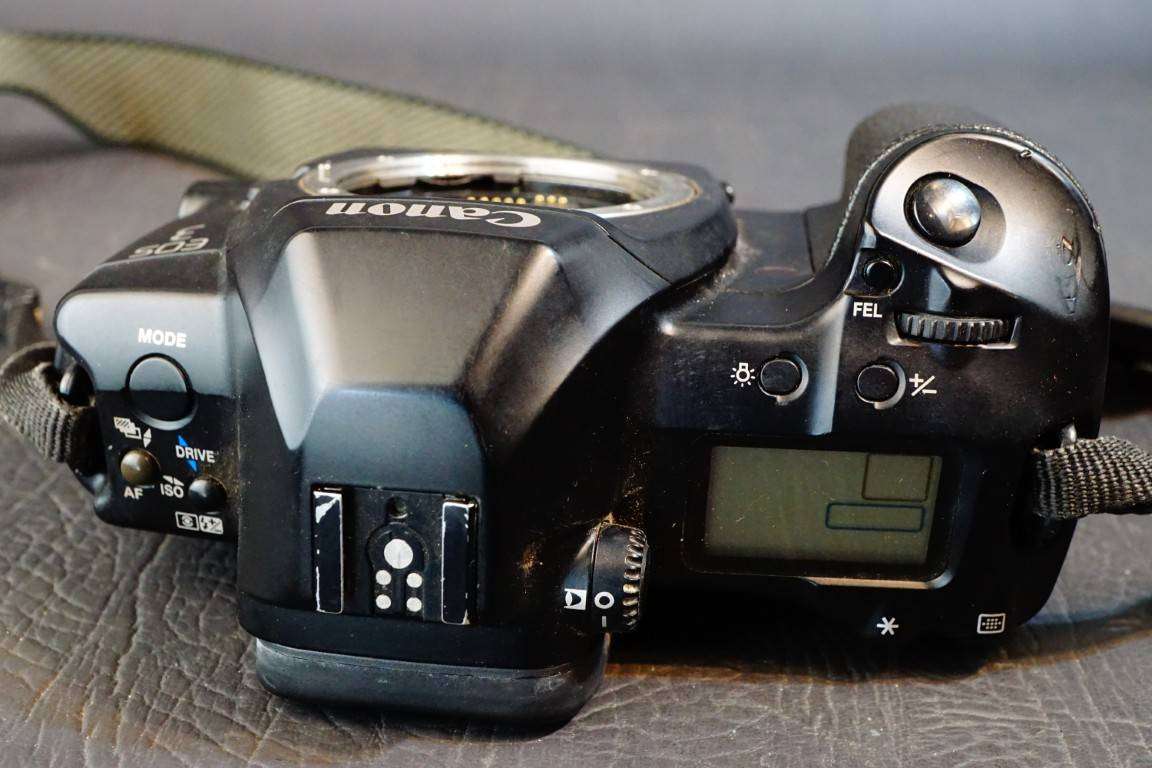 Canon EOS 3 35mm SLR Film Camera Body with Eye Focus Control **Excellent Condition**