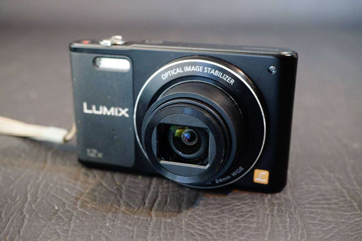 Panasonic LUMIX DMC-SZ10 Flip Screen Digital Camera 16MP 12x Optical Zoom Wi-Fi **Great Condition**