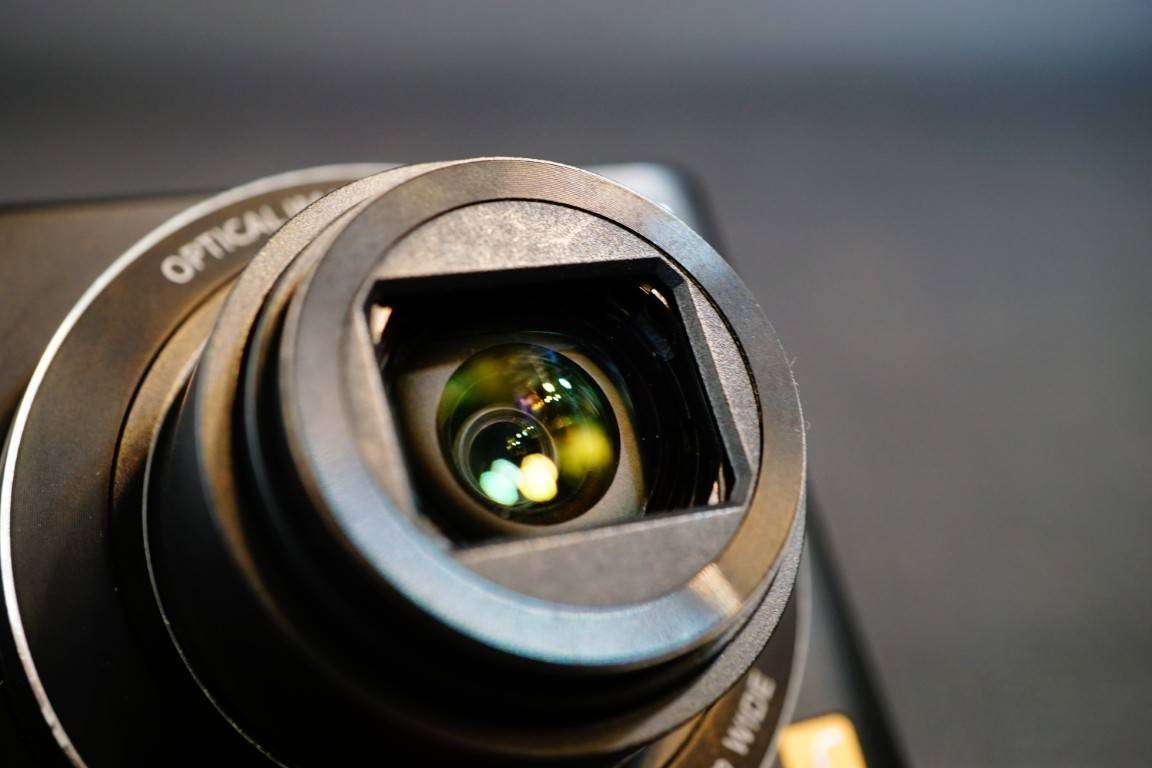 Panasonic LUMIX DMC-SZ10 Flip Screen Digital Camera 16MP 12x Optical Zoom Wi-Fi **Great Condition**