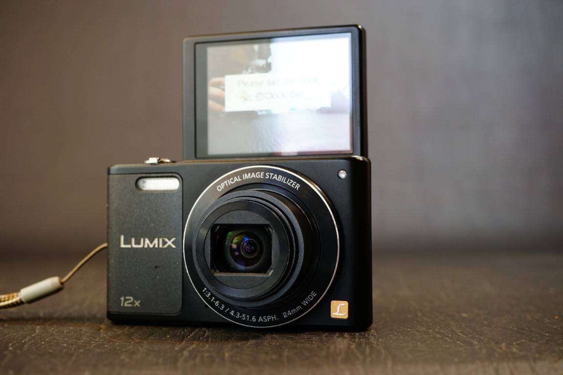 Panasonic LUMIX DMC-SZ10 Flip Screen Digital Camera 16MP 12x Optical Zoom Wi-Fi **Great Condition**
