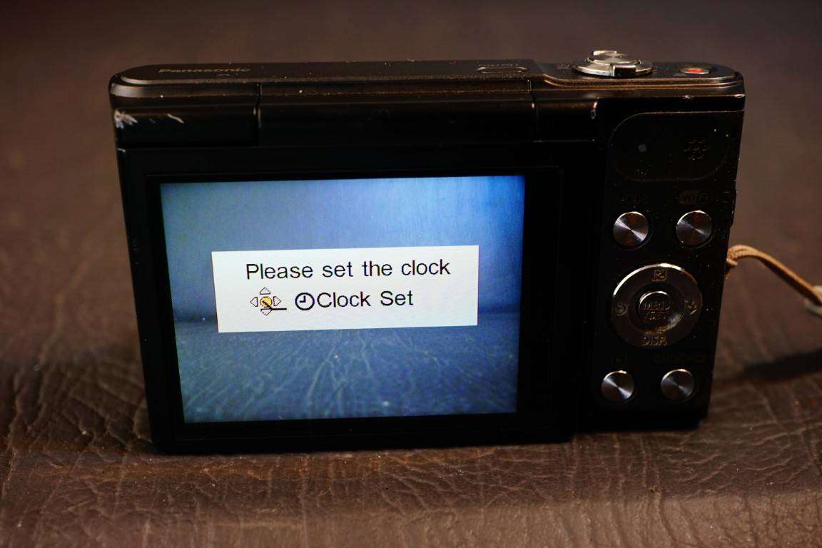 Panasonic LUMIX DMC-SZ10 Flip Screen Digital Camera 16MP 12x Optical Zoom Wi-Fi **Great Condition**