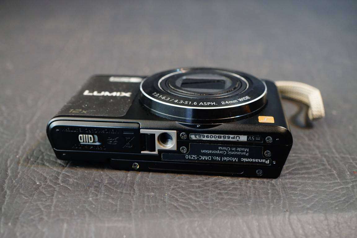 Panasonic LUMIX DMC-SZ10 Flip Screen Digital Camera 16MP 12x Optical Zoom Wi-Fi **Great Condition**