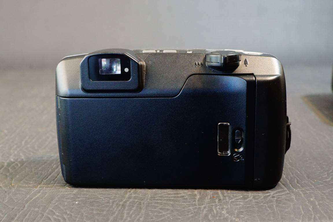 Pentax ESPIO 80v 35mm Point and Shoot AF Film Camera with 38-80mm Zoom Lens  **Great Condition**