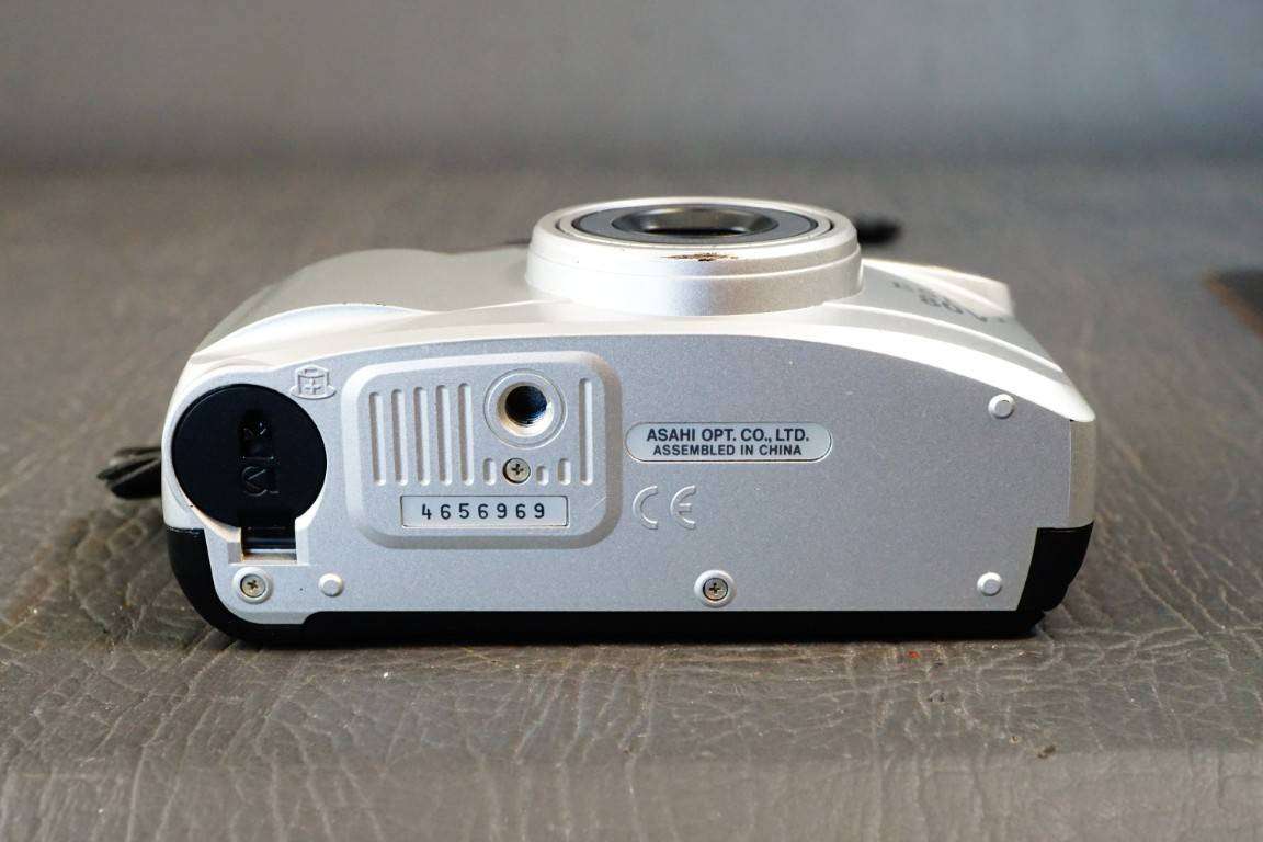 Pentax ESPIO 80v 35mm Point and Shoot AF Film Camera with 38-80mm Zoom Lens  **Great Condition**