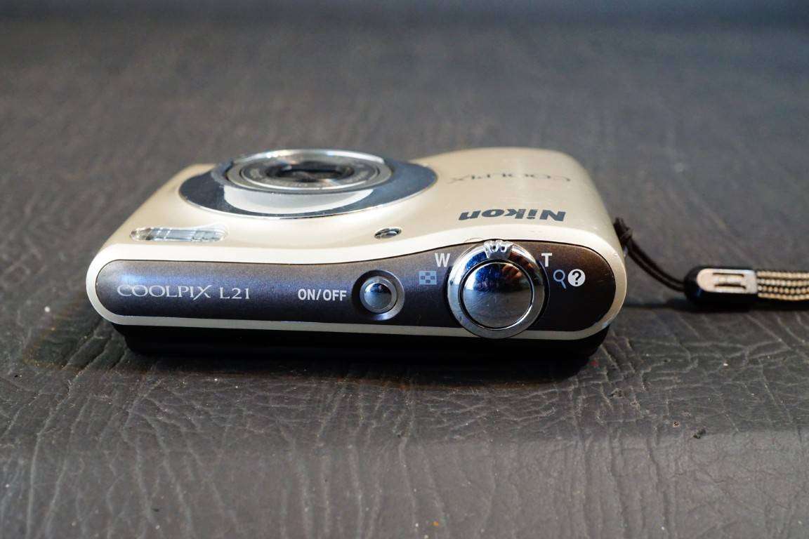 Nikon Digital Camera Coolpix L21 Compact Digital Camera 8.0MP **Good Condition**