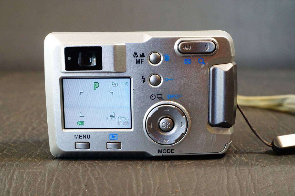 Pentax Optio 30 Compact Digital Camera 3.2MP - 3x Zoom **Good Condition**