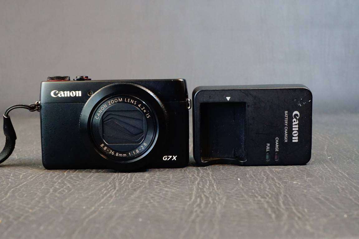 Canon PowerShot G7 X G7X Compact Digital Camera with 4.2x Optical Zoom  **Great Condition**