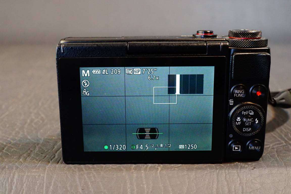 Canon PowerShot G7 X G7X Compact Digital Camera with 4.2x Optical Zoom  **Great Condition**