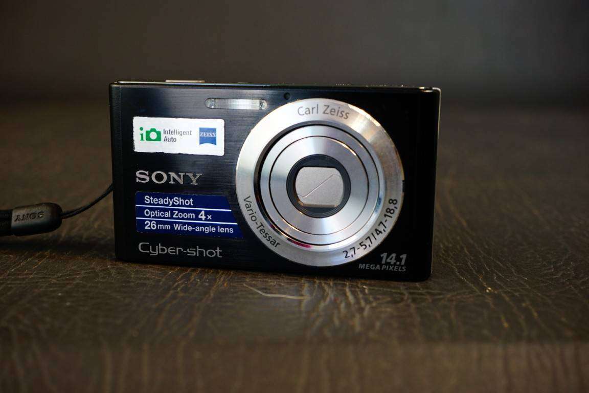 Sony Cyber-shot DSC-W320 14.1MP Compact Digital Camera with 3x Optical Zoom **Great Condition**