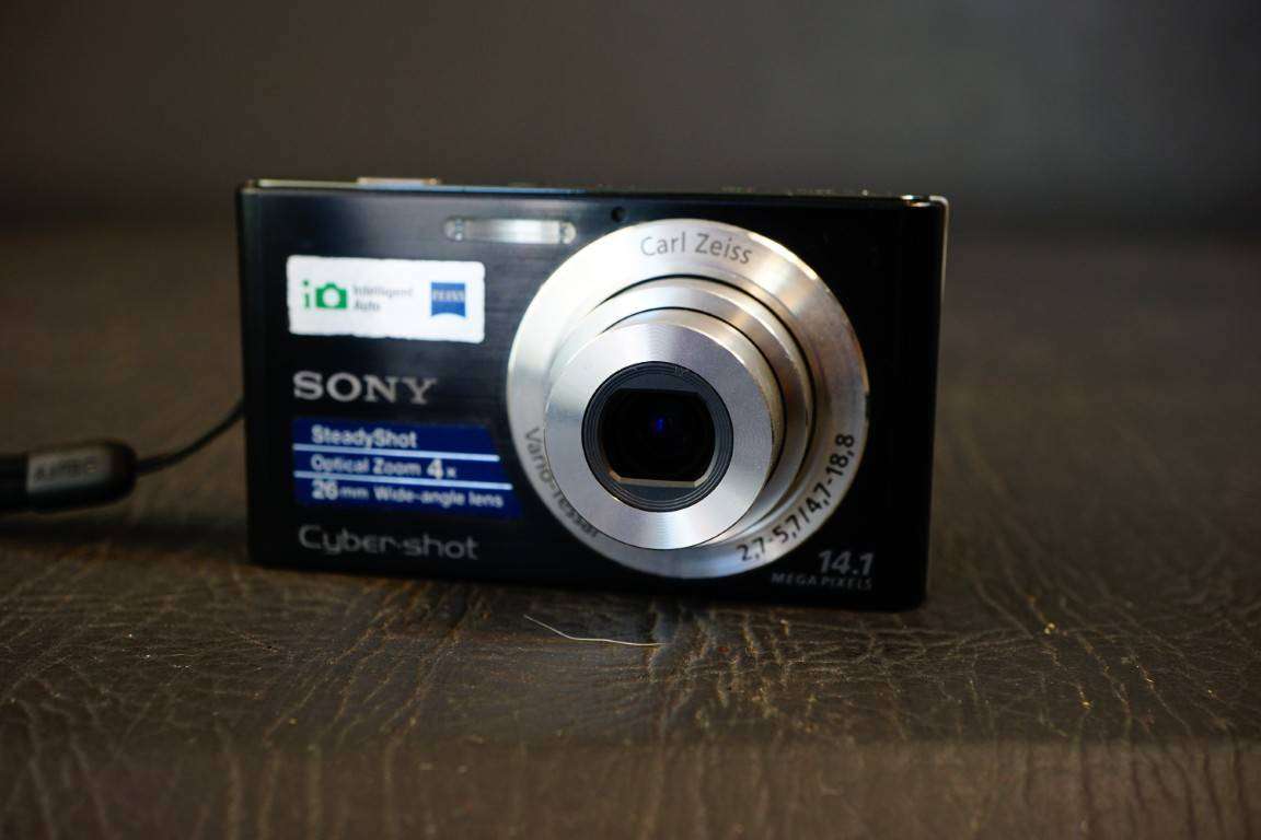 Sony Cyber-shot DSC-W320 14.1MP Compact Digital Camera with 3x Optical Zoom **Great Condition**