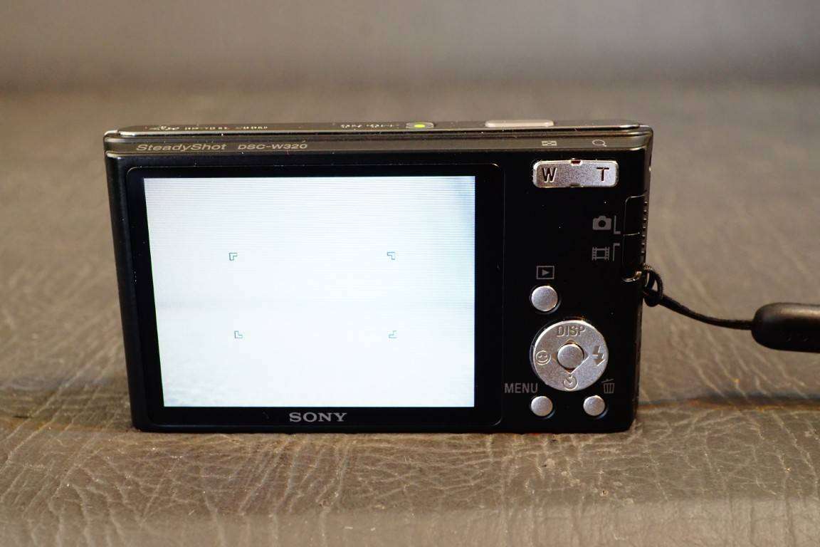 Sony Cyber-shot DSC-W320 14.1MP Compact Digital Camera with 3x Optical Zoom **Great Condition**