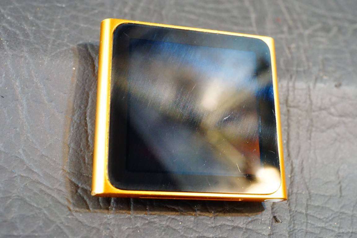 Apple iPod nano 6th Generation 8GB Orange **Great Condition**