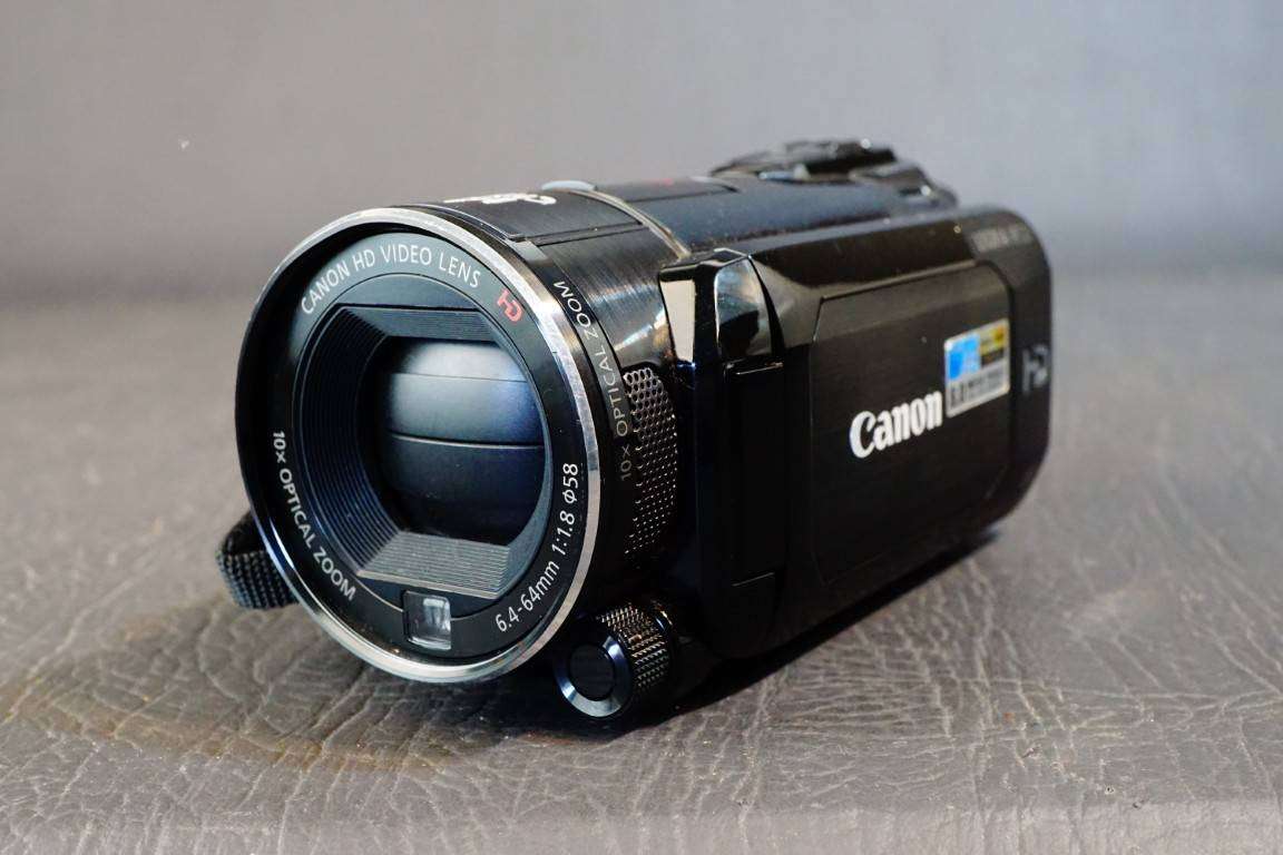 Canon Legria/VIXIA HF S21 Full HD 1080p 8.59MP Handycam Camcorder Camera **Great Condition*