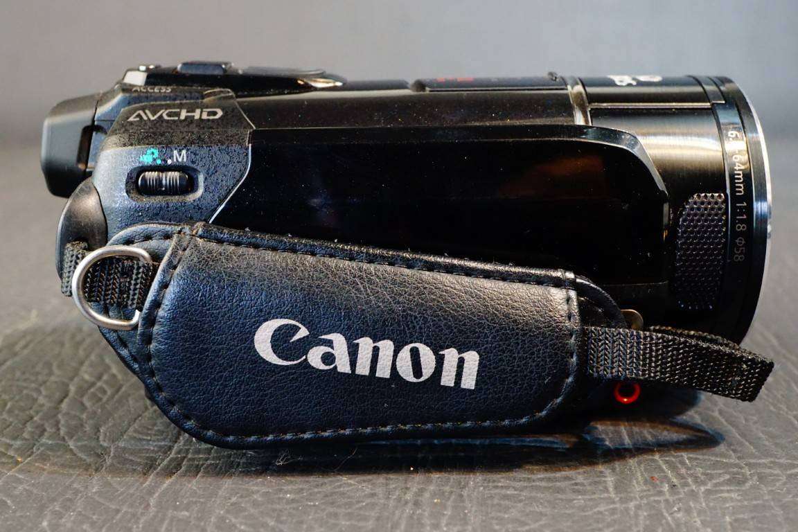 Canon Legria/VIXIA HF S21 Full HD 1080p 8.59MP Handycam Camcorder Camera **Great Condition*