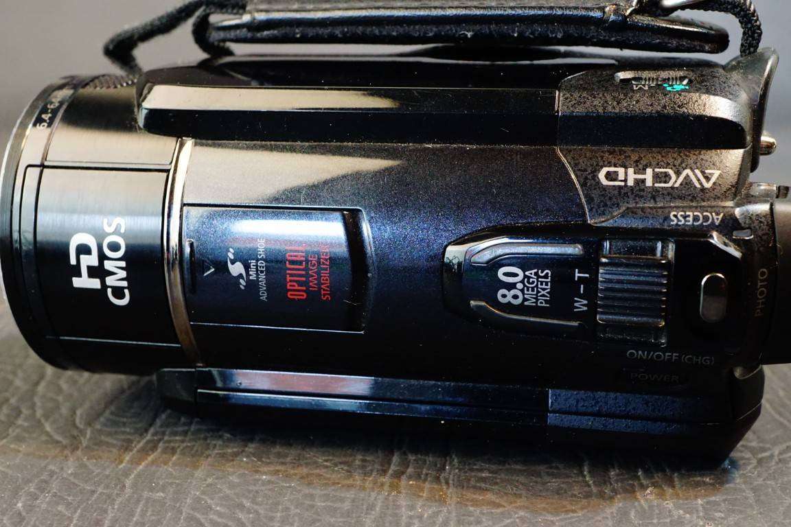 Canon Legria/VIXIA HF S21 Full HD 1080p 8.59MP Handycam Camcorder Camera **Great Condition*