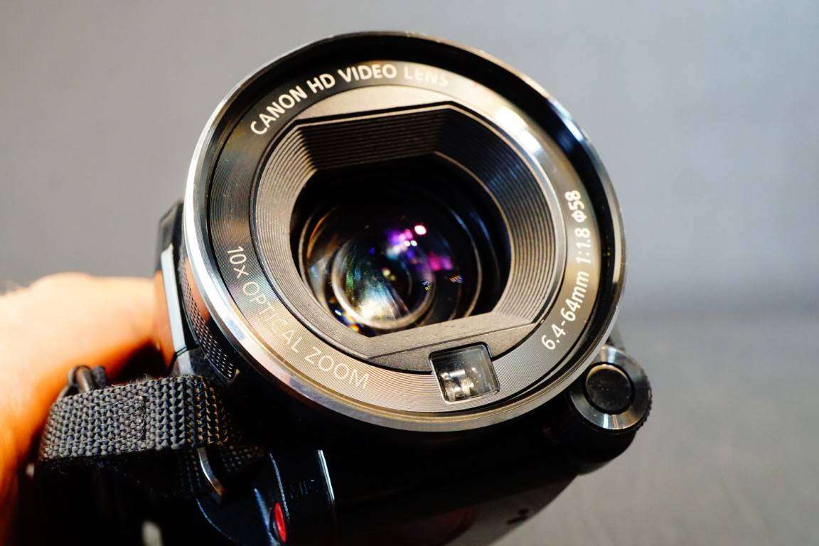 Canon Legria/VIXIA HF S21 Full HD 1080p 8.59MP Handycam Camcorder Camera **Great Condition*