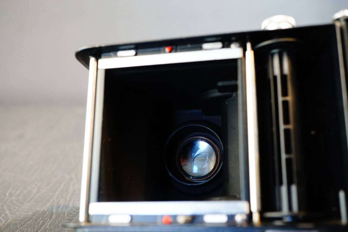 Yashica-D 6x6 TLR with Yashikor 80mm F3.5 Lens 120 Roll Film Camera **Great Condition**