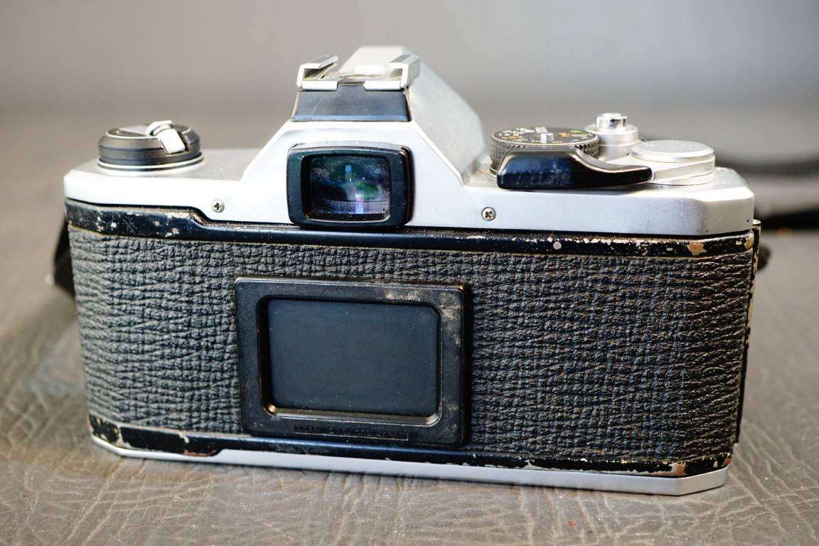 Pentax MX 35mm SLR Film Camera with Pentax 50mm F1.7 Lens  **Great Condition**