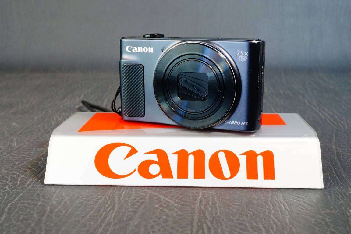 Canon Powershot SX620 HS 20.2MP Compact Digital Digital Camera with 25X Zoom Lens *Great Condition*