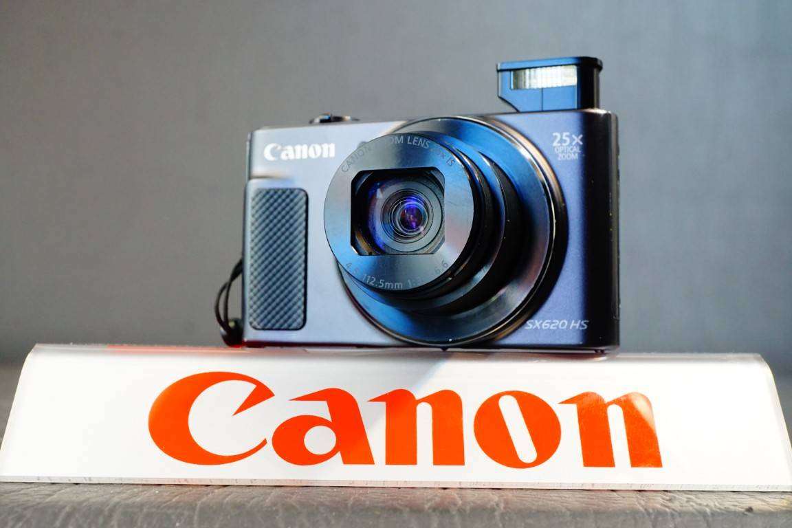 Canon Powershot SX620 HS 20.2MP Compact Digital Digital Camera with 25X Zoom Lens *Great Condition*