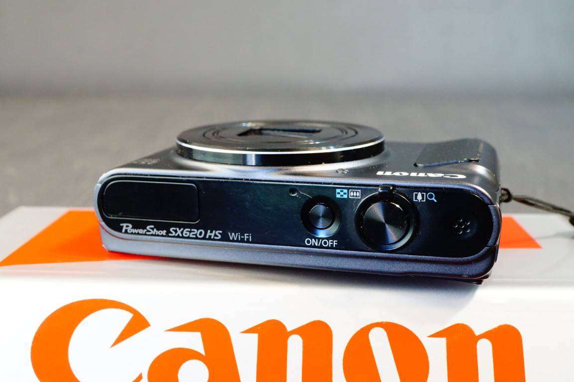 Canon Powershot SX620 HS 20.2MP Compact Digital Digital Camera with 25X Zoom Lens *Great Condition*