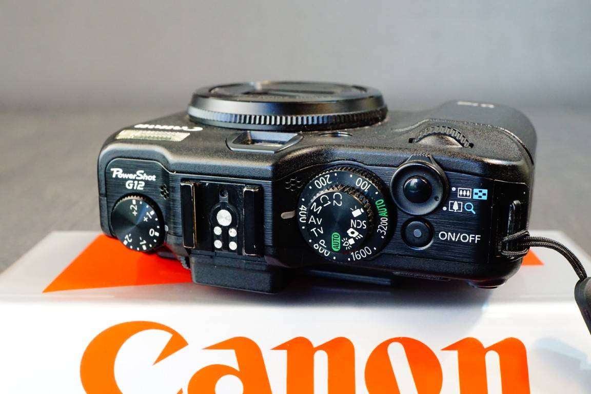 Canon PowerShot G12 10.0MP Compact Digital Digital Camera with 5X Zoom Lens **Great Condition**