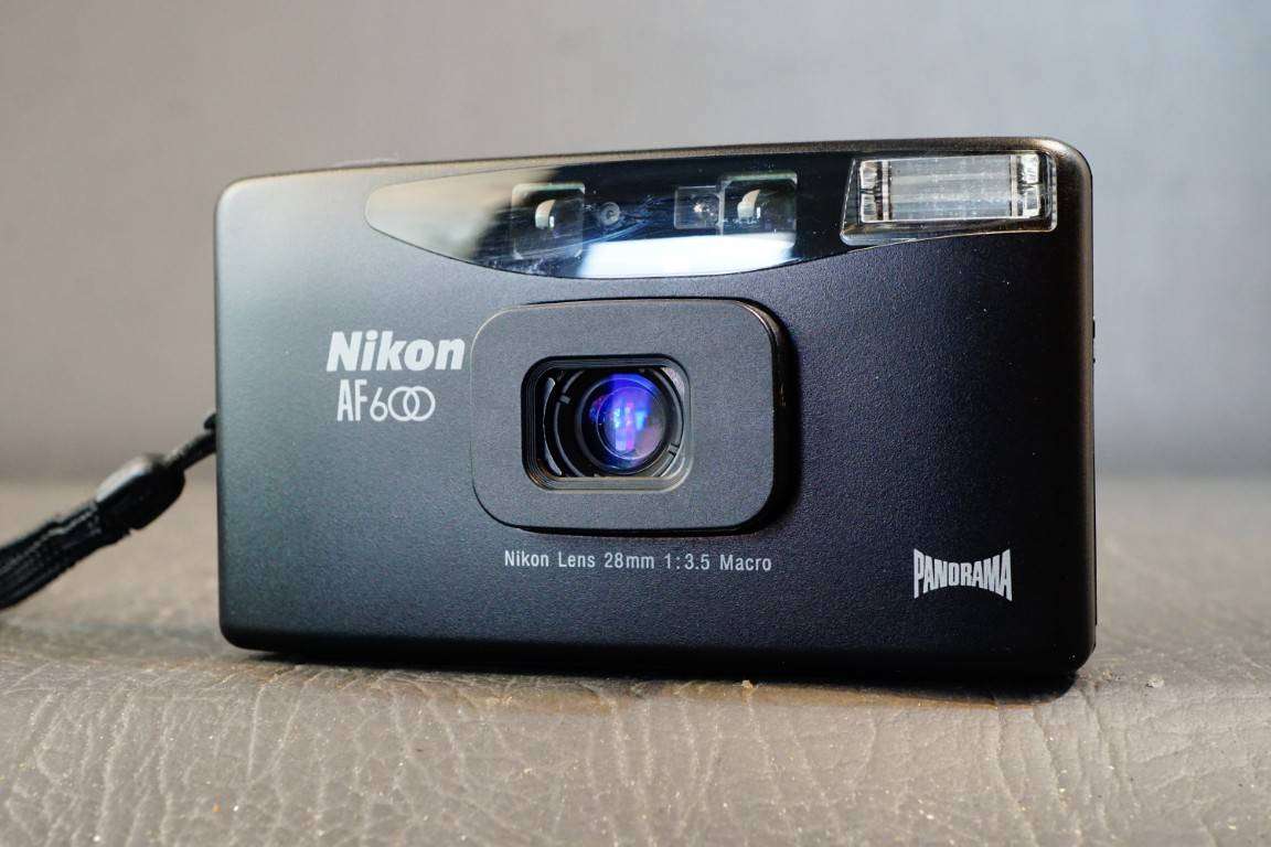 Nikon AF600 35mm Point and Shoot AF Film Camera with 28mm F3.5 Prime Lens **Great Condition**