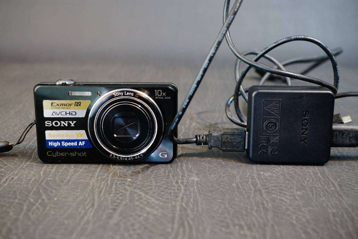 Sony Cybershot DSC-WX100 18.2MP Compact Digital Digital Camera with 10x Zoom Lens **Good Condition**