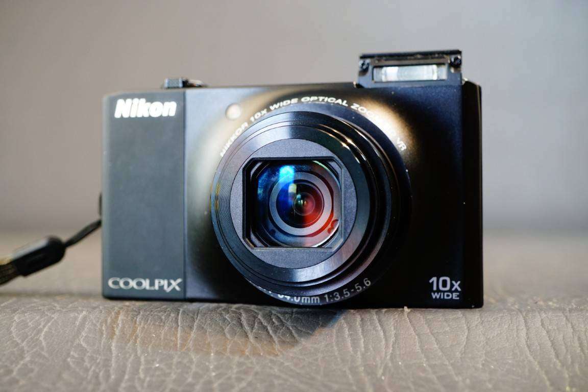 Nikon COOLPIX S8000 14.2MP Compact Digital Camera **Good Condition**
