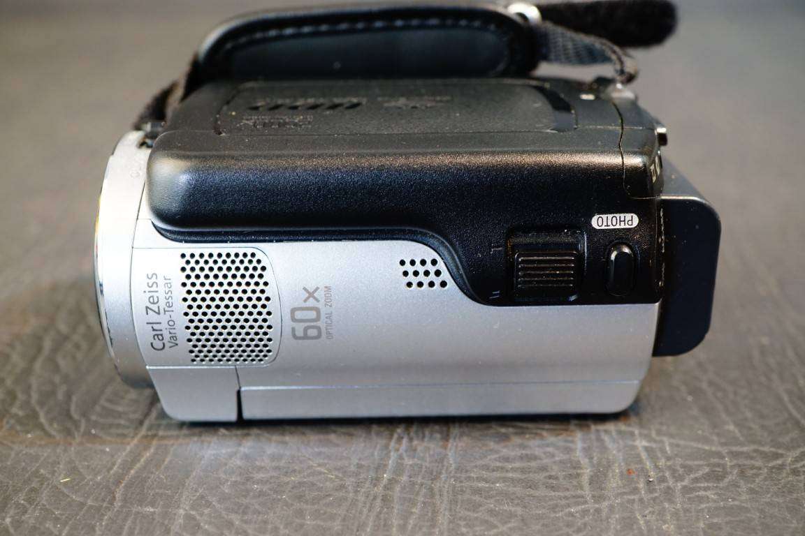 Sony Handycam DCR-SR37 Camcorder with 60GB HDD **Great Condition*