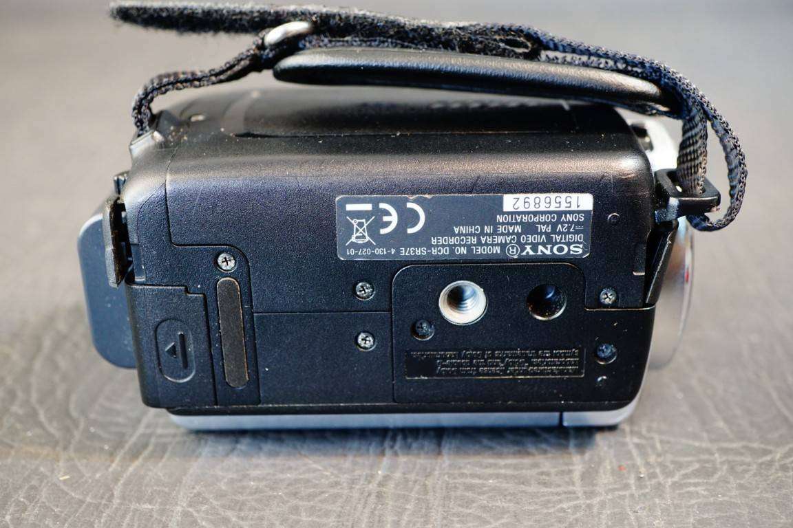 Sony Handycam DCR-SR37 Camcorder with 60GB HDD **Great Condition*
