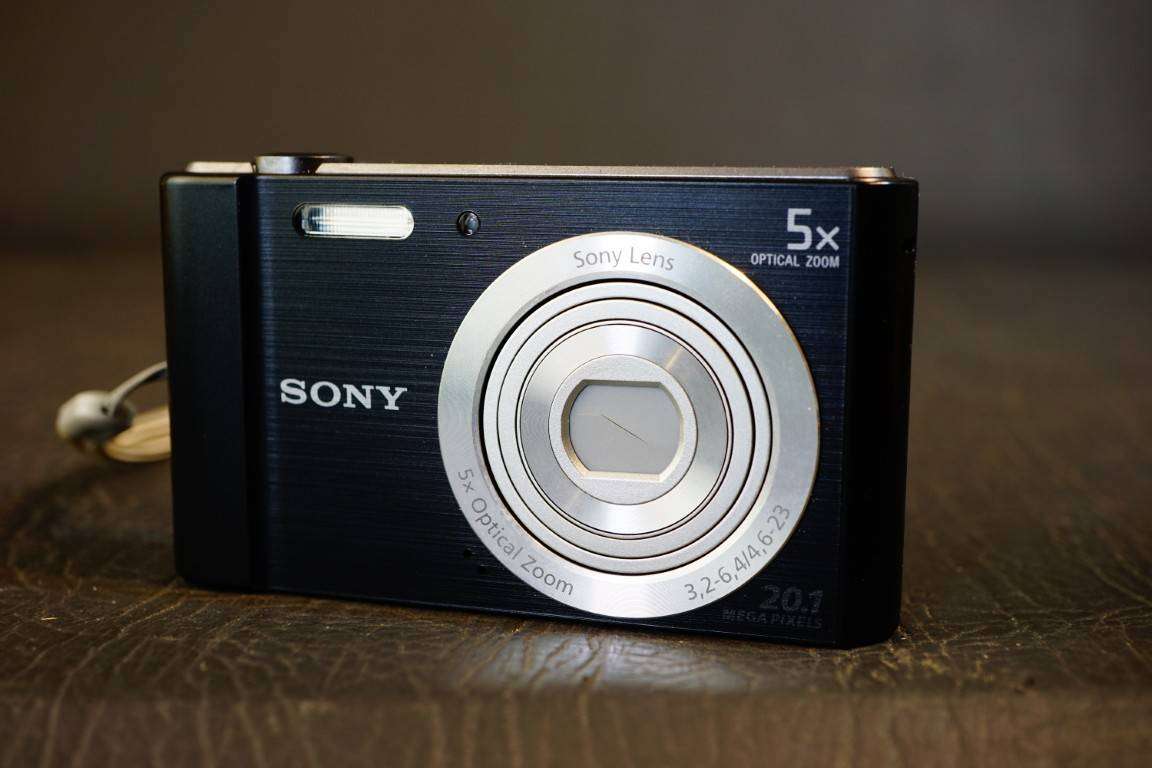 Sony Cybershot DSC W800 20.1MP Compact Digital Camera 5x Zoom Lens **Great Condition**