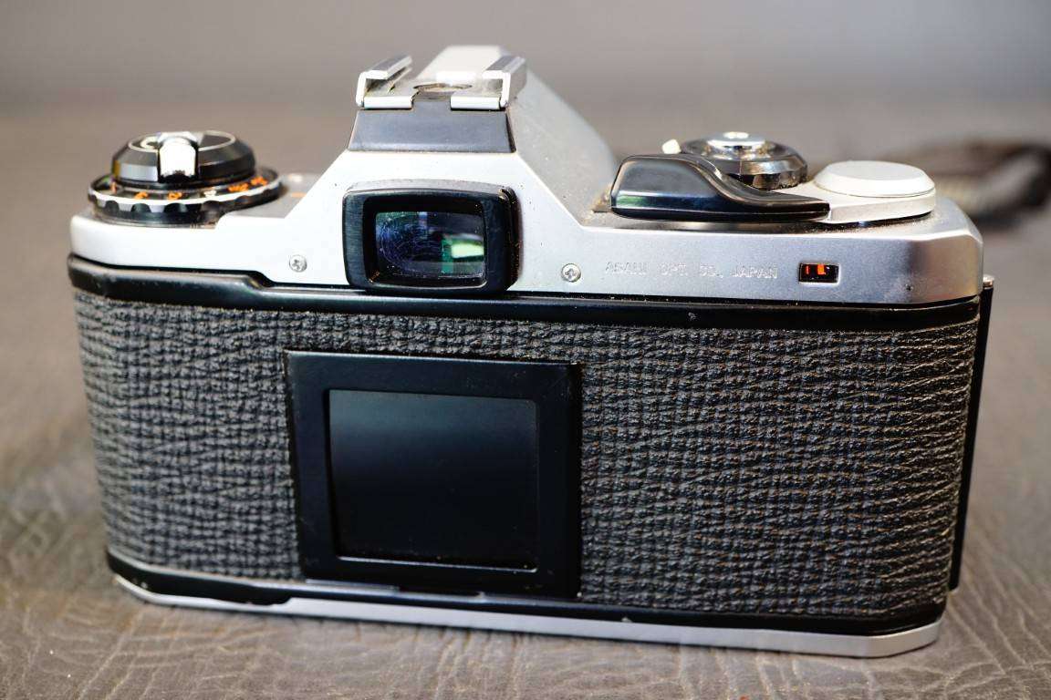 Pentax ME 35mm SLR Camera with Pentax 50mm F1.7 Lens   **Great Condition**