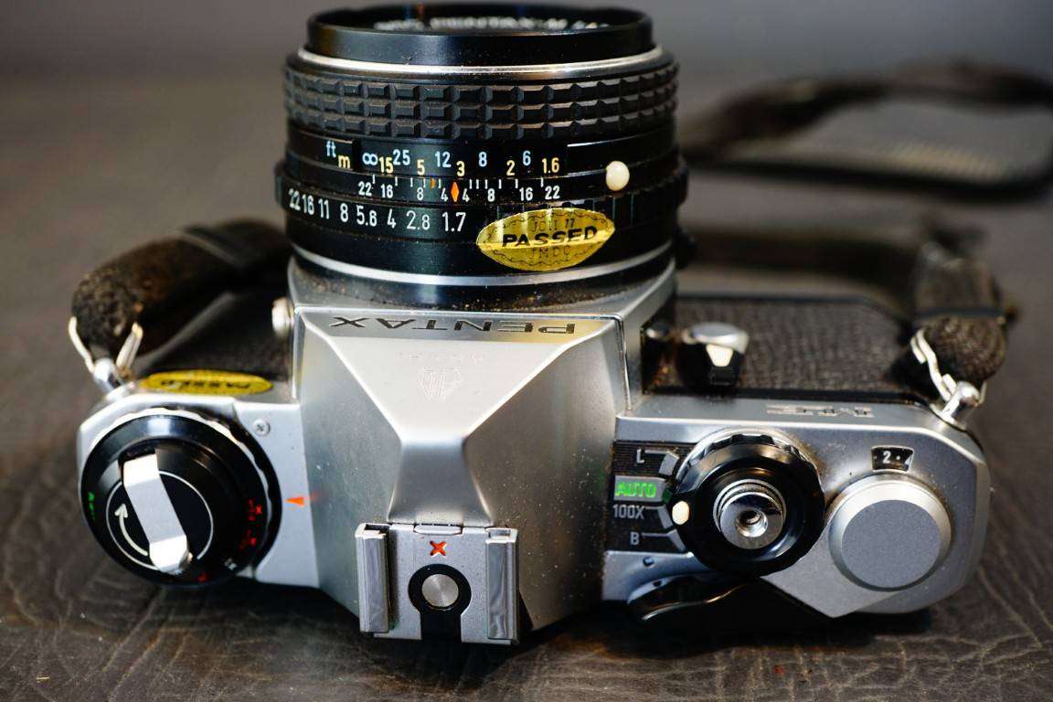 Pentax ME 35mm SLR Camera with Pentax 50mm F1.7 Lens   **Great Condition**