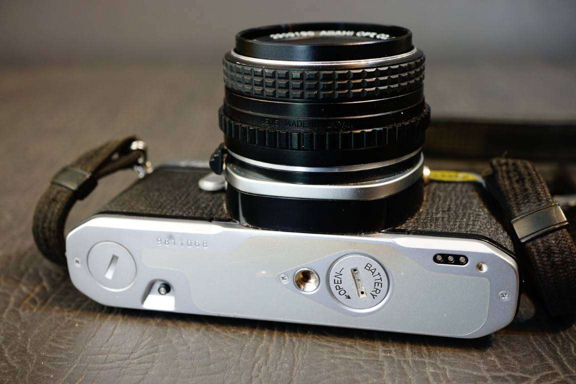 Pentax ME 35mm SLR Camera with Pentax 50mm F1.7 Lens   **Great Condition**