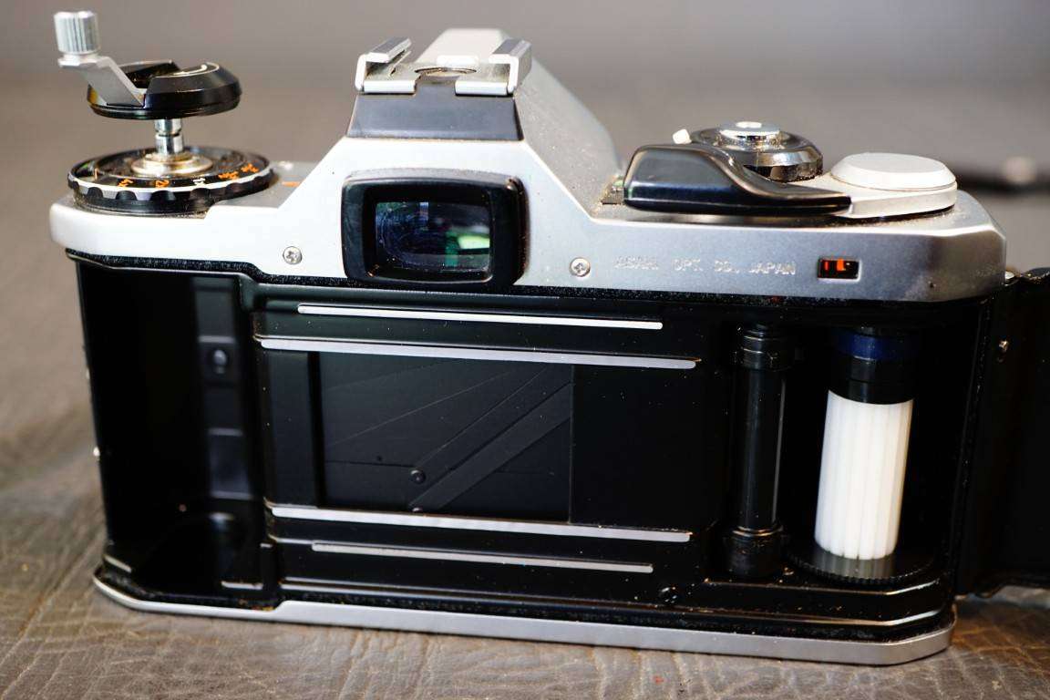 Pentax ME 35mm SLR Camera with Pentax 50mm F1.7 Lens   **Great Condition**