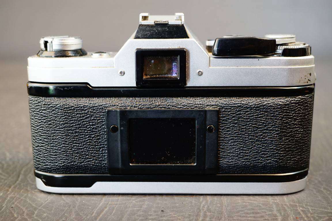 Canon AE1 35mm SLR Camera with Canon FD 35-70mm F3.5-4.5 Lens   **Great Condition**