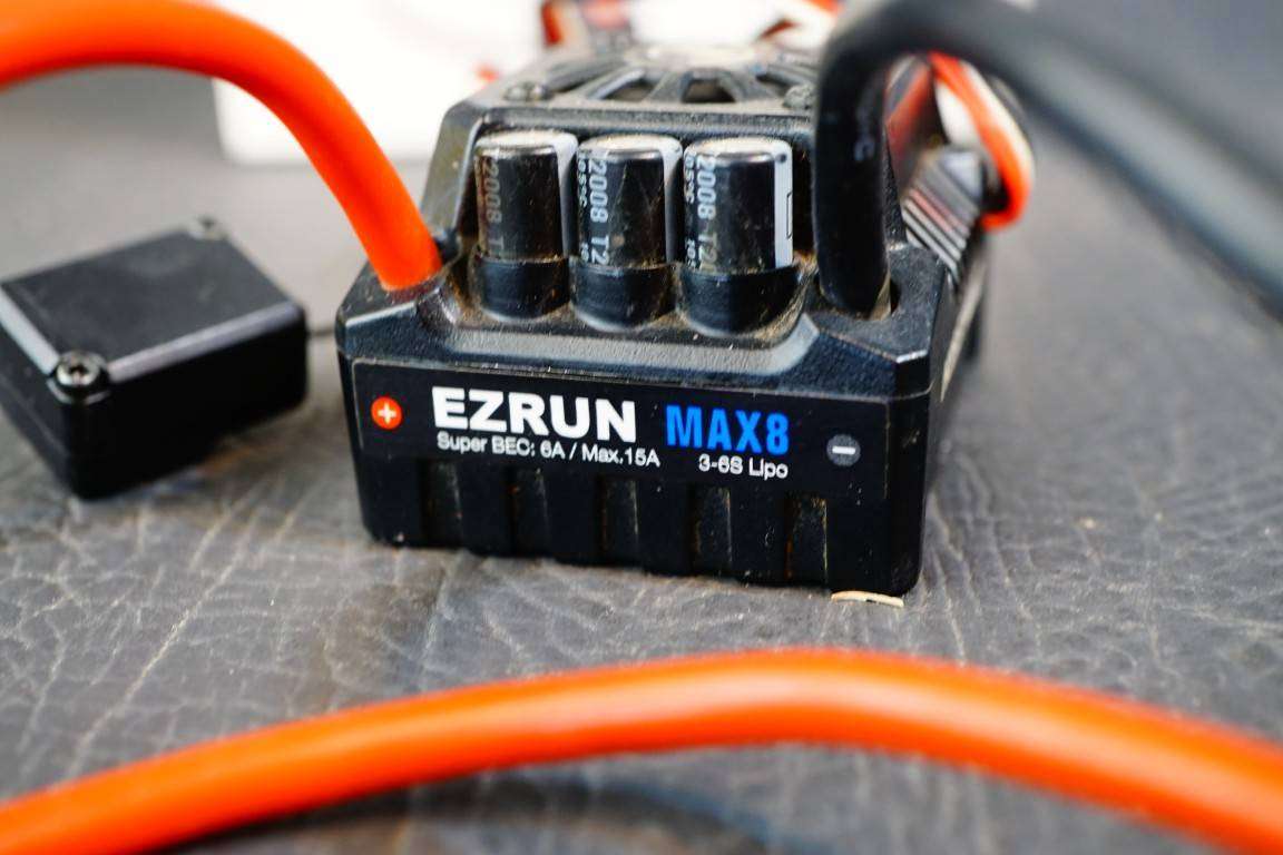 Hobbywing EZRUN MAX8 V3 150A ESC with Program Card, Dual Traxxas Connectors **Great Condition**