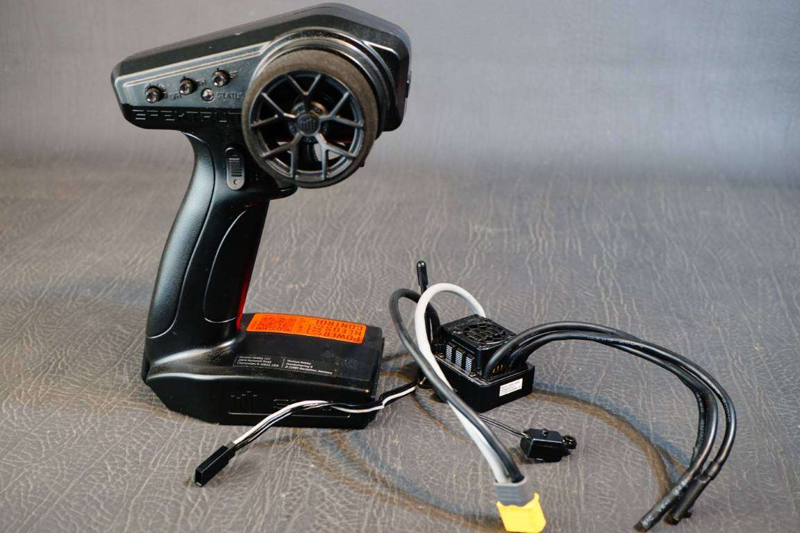 Arrma SLT3 3-Channel Transmitter with 80A Brushless 2-in-1 ESC / SLT Receiver **Great Condition**