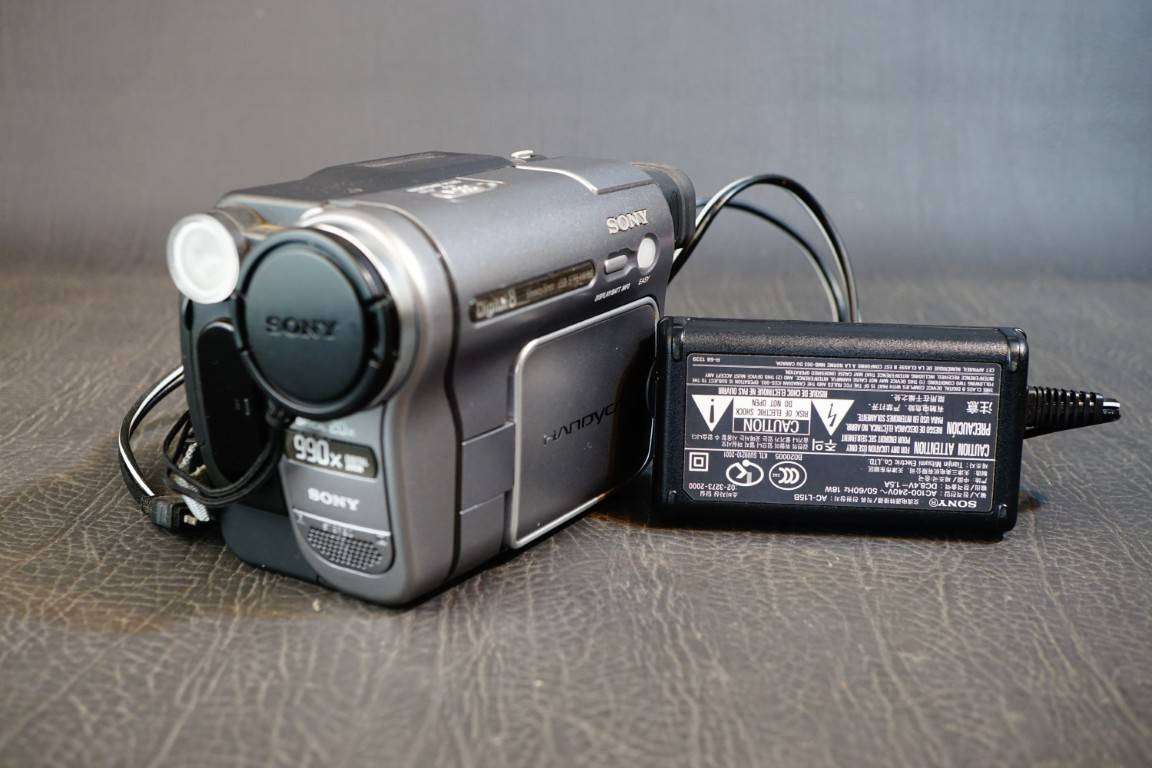 Sony Handycam DCR-TRV285E Digital 8 Video Camera HANDYCAM Camcorder **Great Condition**