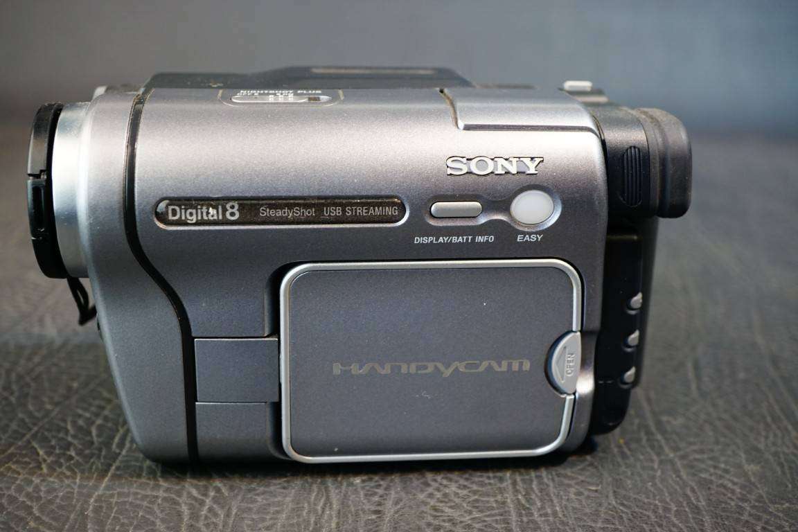 Sony Handycam DCR-TRV285E Digital 8 Video Camera HANDYCAM Camcorder **Great Condition**