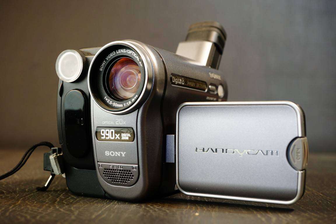Sony Handycam DCR-TRV285E Digital 8 Video Camera HANDYCAM Camcorder **Great Condition**