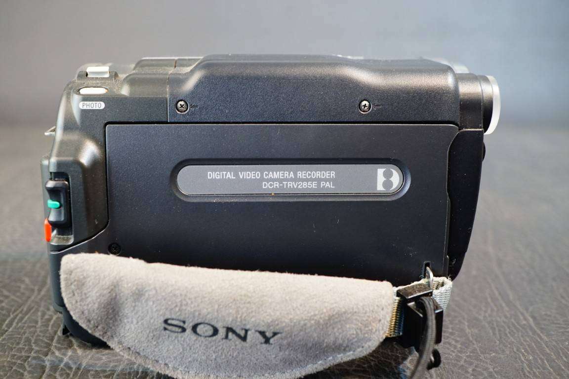 Sony Handycam DCR-TRV285E Digital 8 Video Camera HANDYCAM Camcorder **Great Condition**