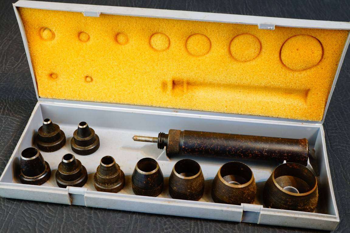 Maun Industries Wad Punch Kit No.1000-05 **Great Condition**